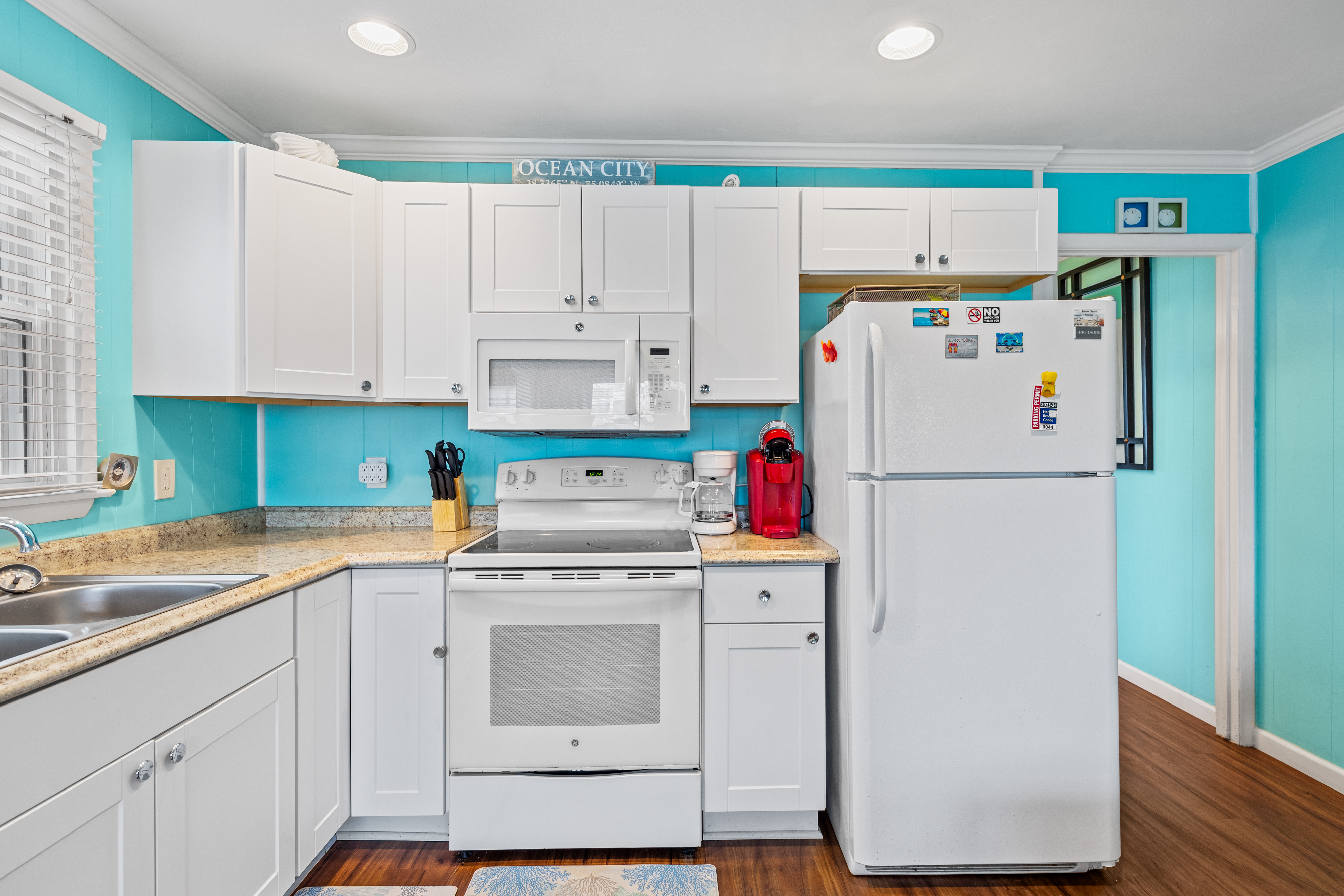 Full Size Appliances and all the conveniences of Home, right at your fingertips!
