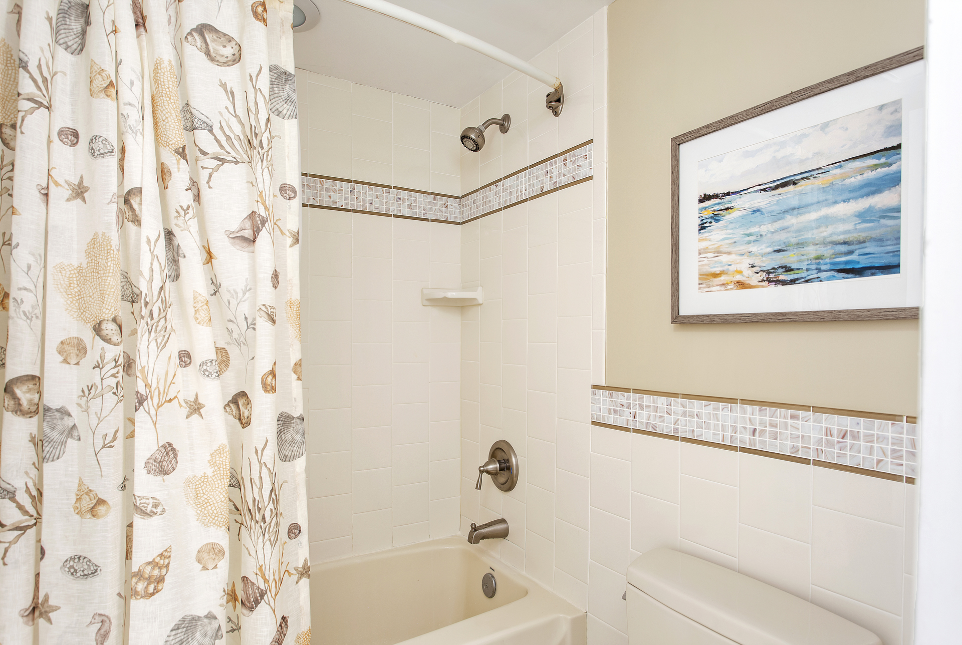 This bathroom offers a Shower/Tub Combo.