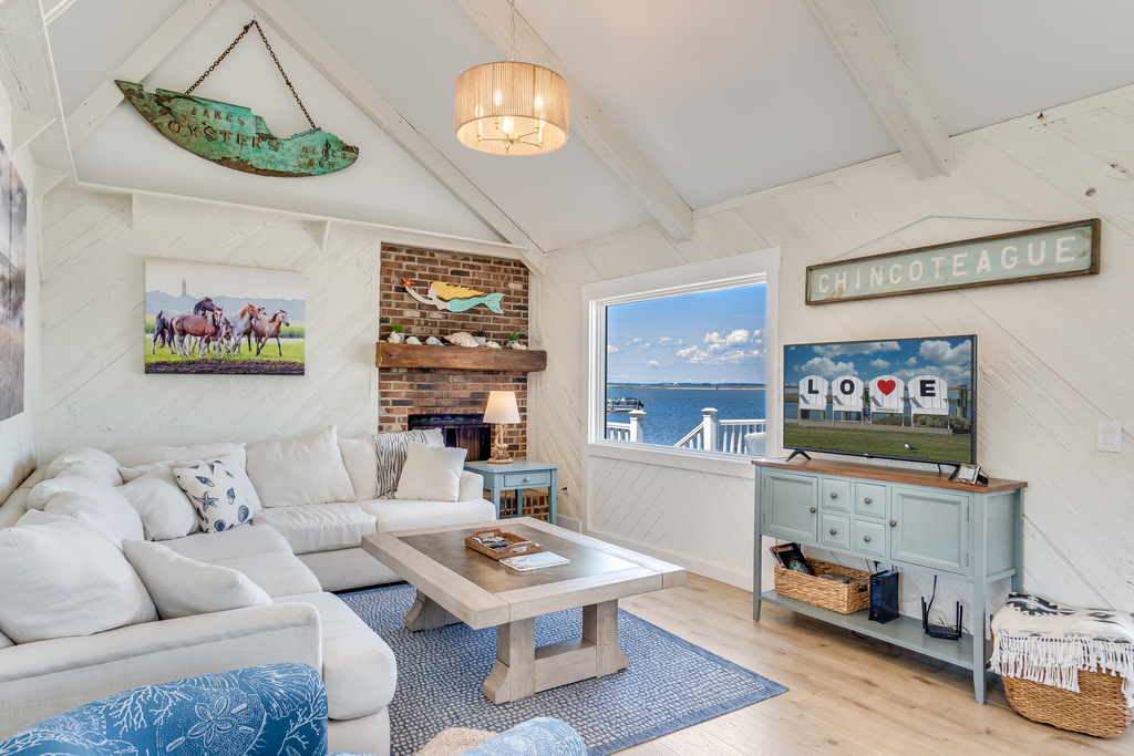 Newly Renovated and absolutely stunning!