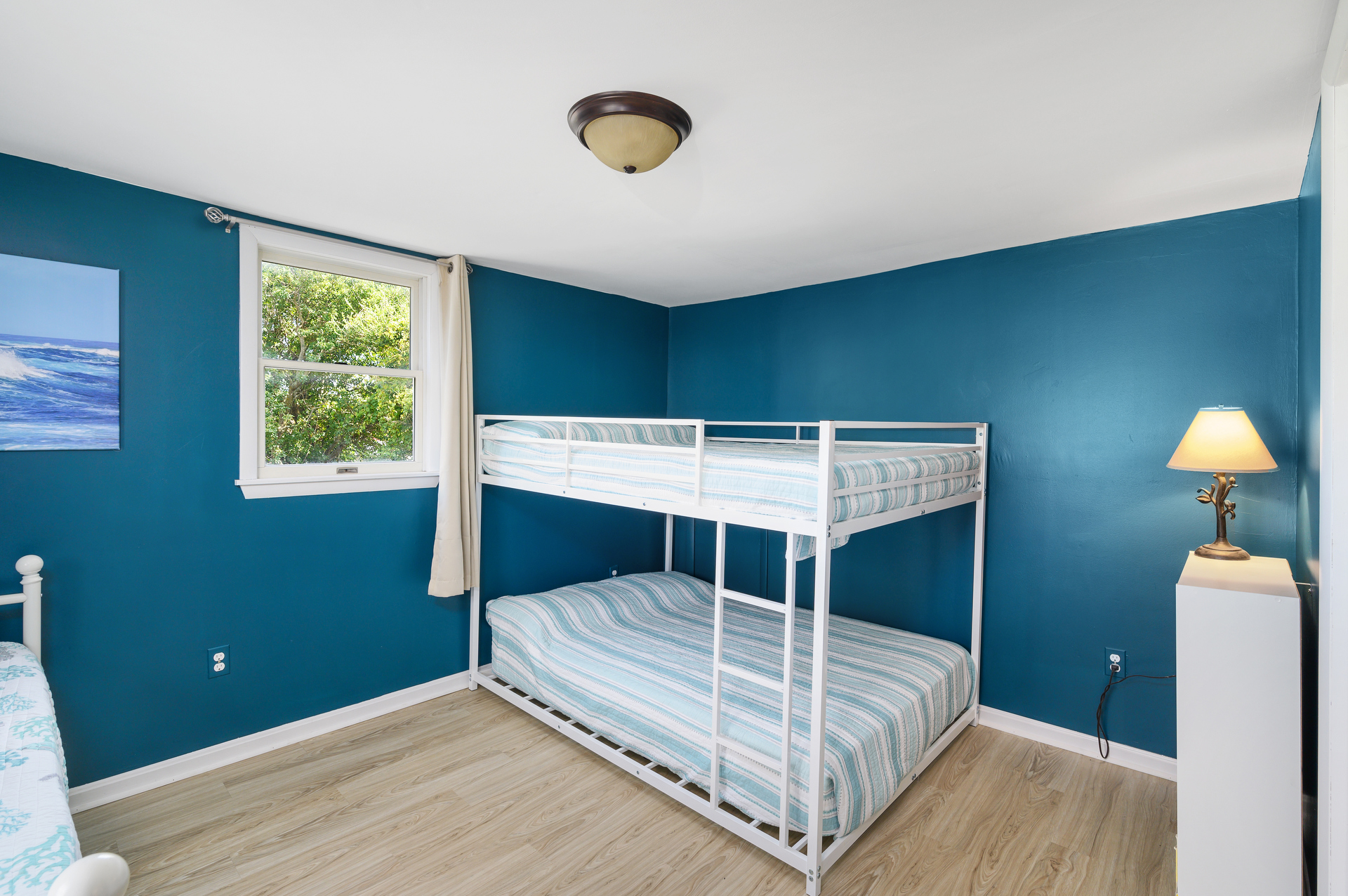 Bedroom 2 sleeps 4 with a Full over Full Bunkbed.....