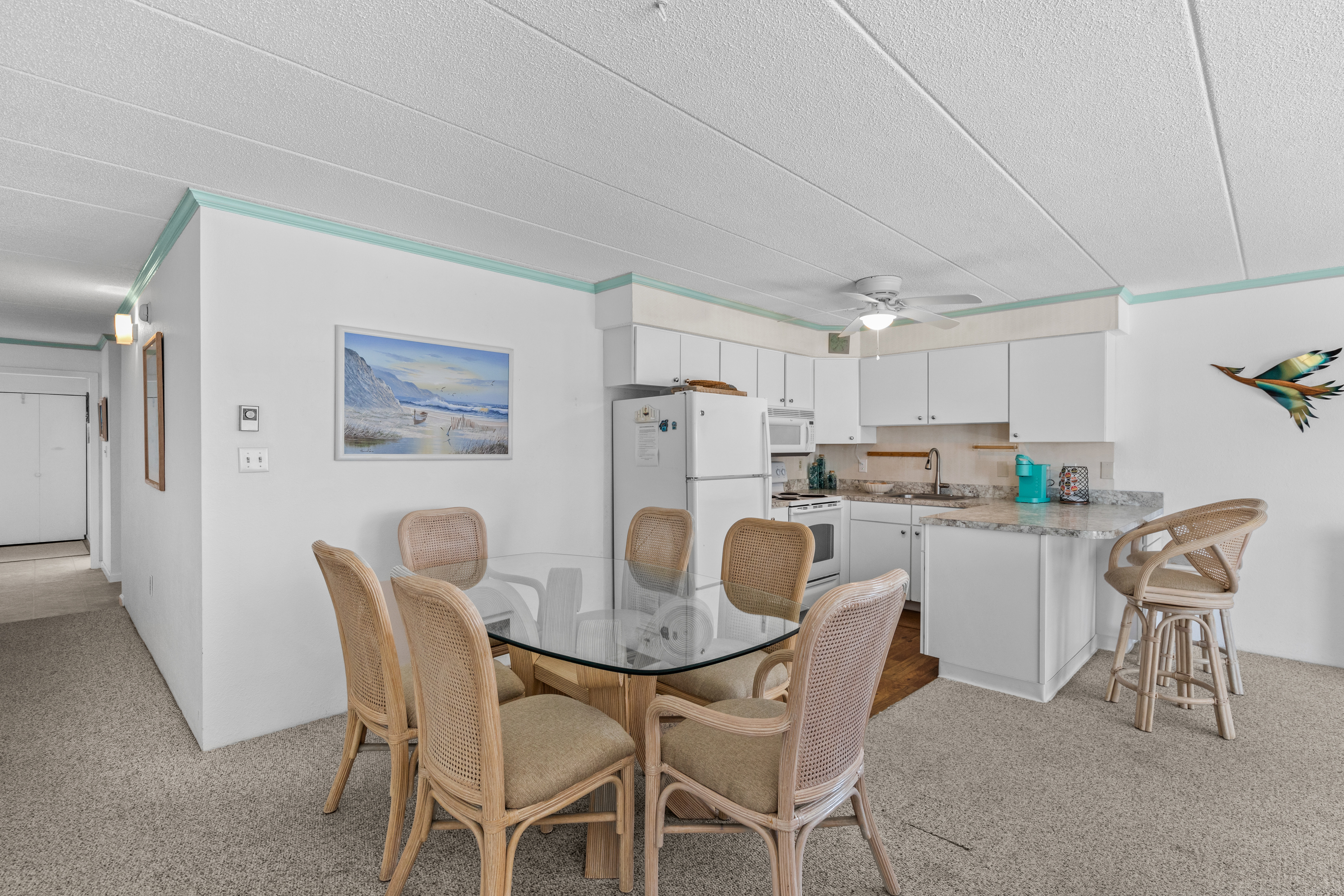 You can grab a quick bite to eat before making your way down to the Beach.