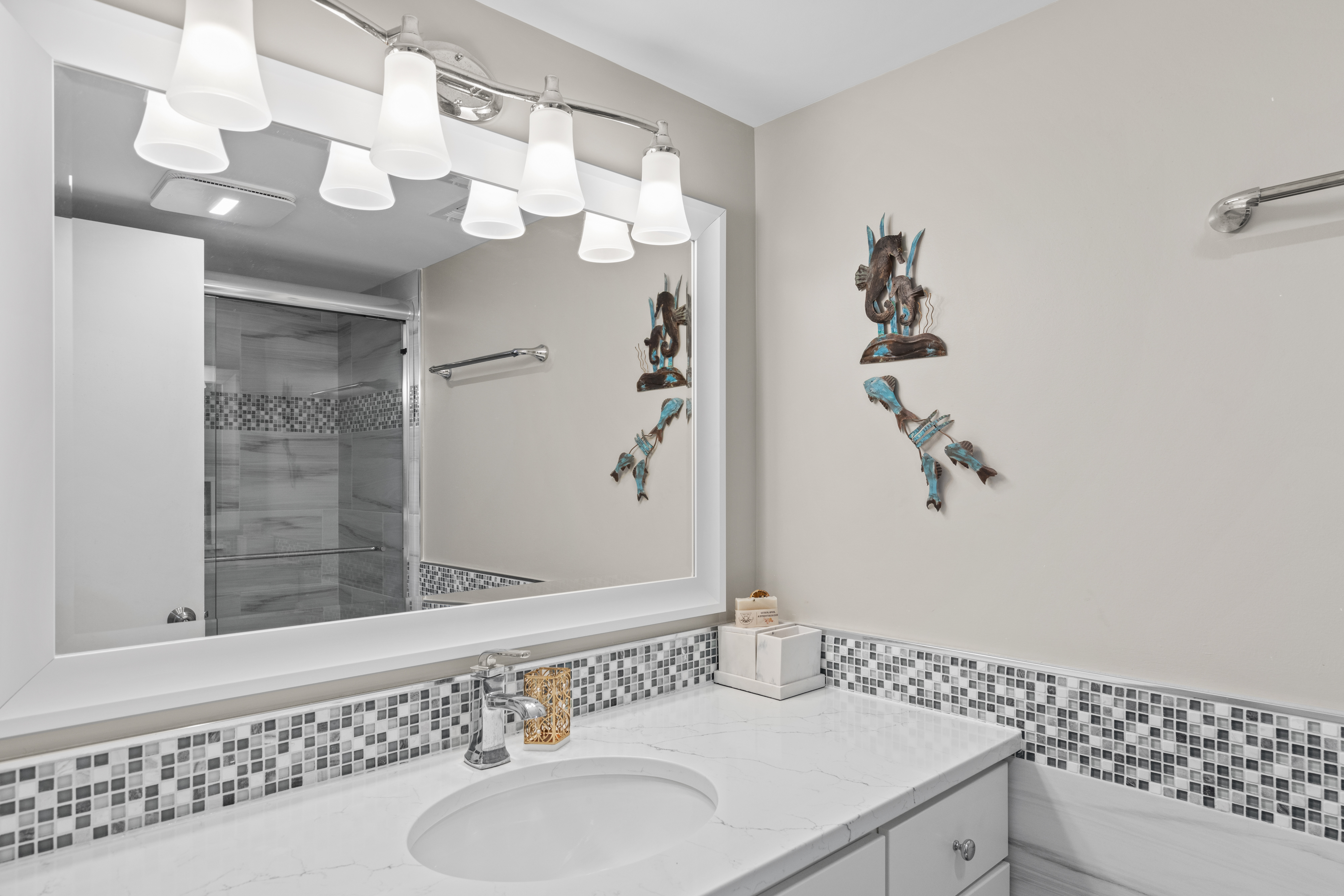 And a Granite Vanity!