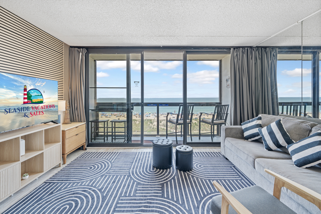The wall-to-wall glass door provides the BEST view!