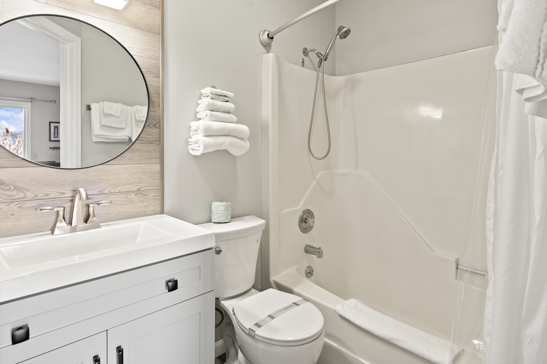 Full Bath has Tub/Shower Combo - Sheets and Towels always included at the Inn.