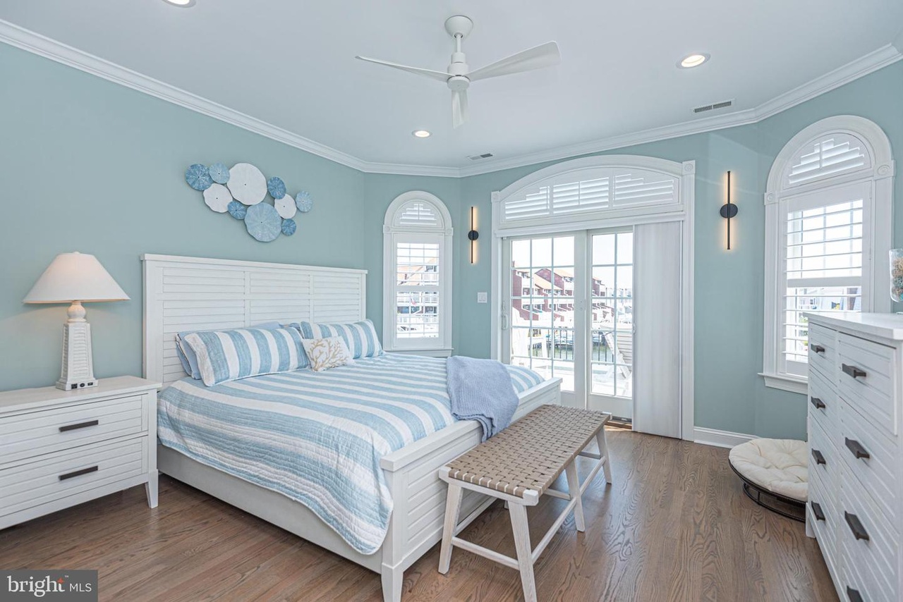 Bedroom 2 with Calming Colors of the Sea.