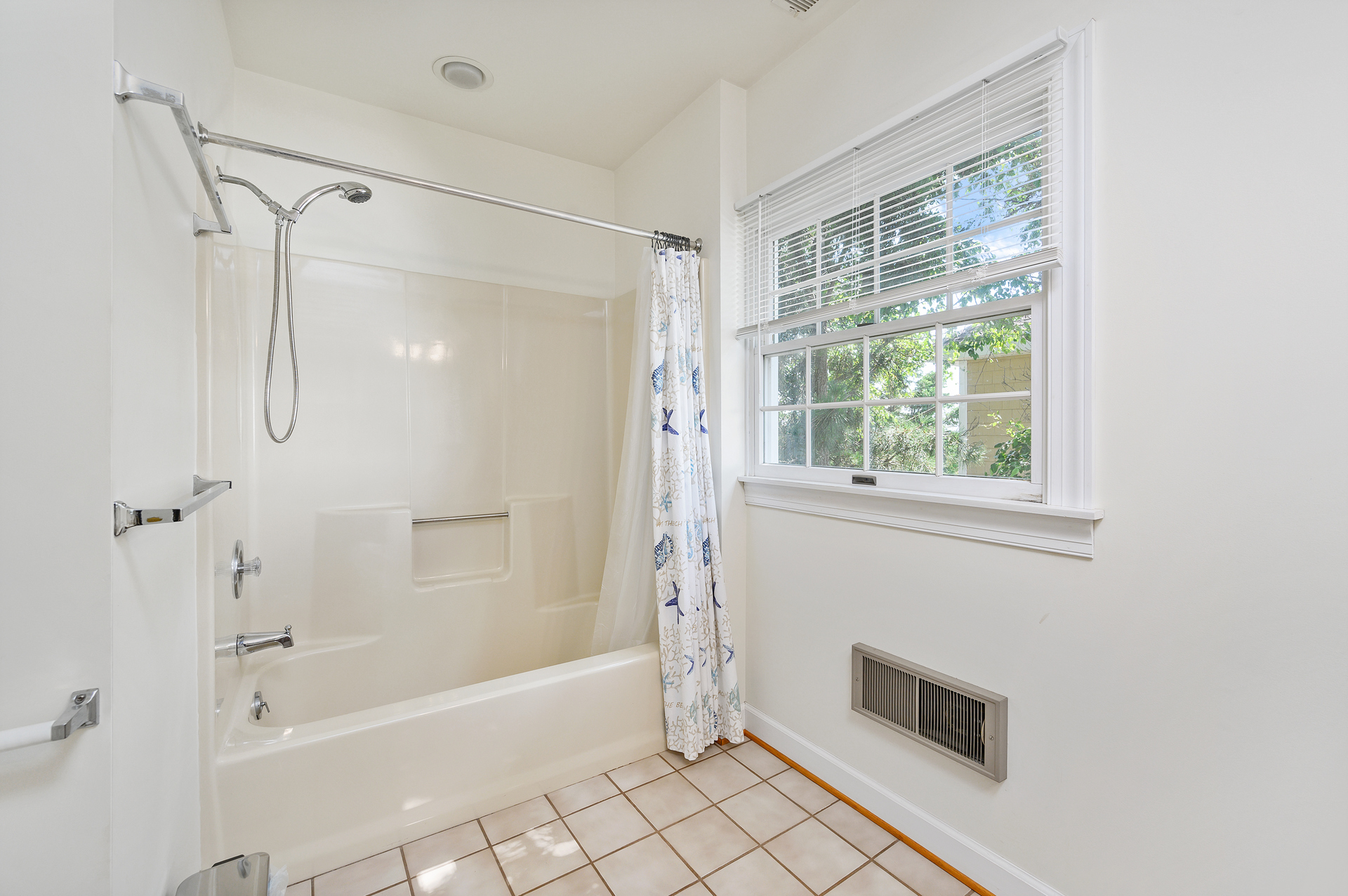 Tub/Shower Combo in Master Bath.