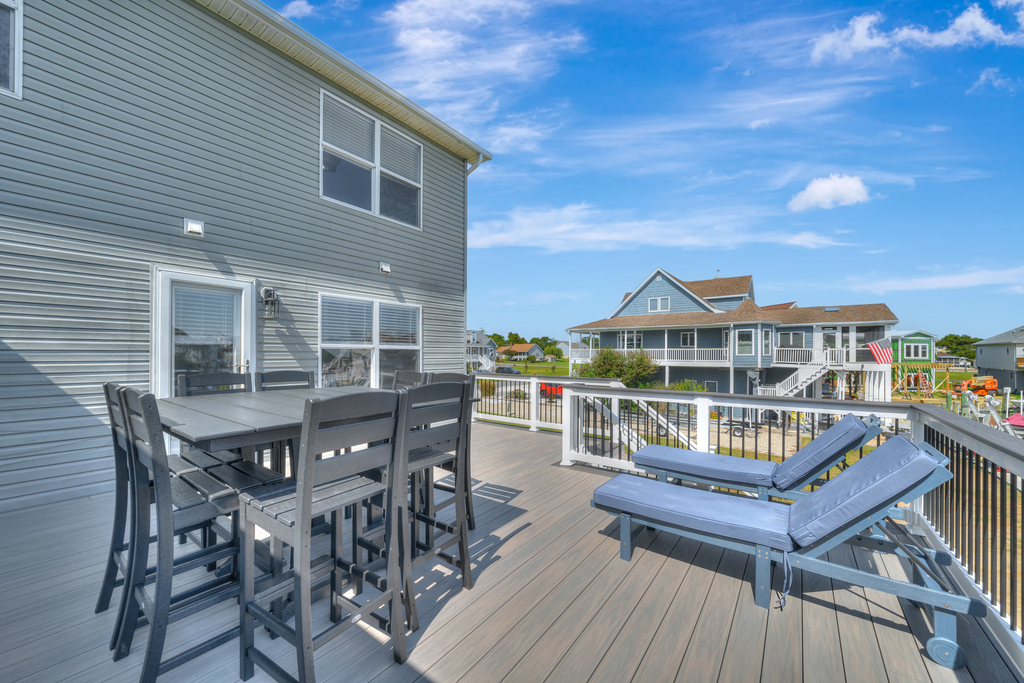 You can also dine Al Fresco on the Waterfront Deck at the High Top Table!