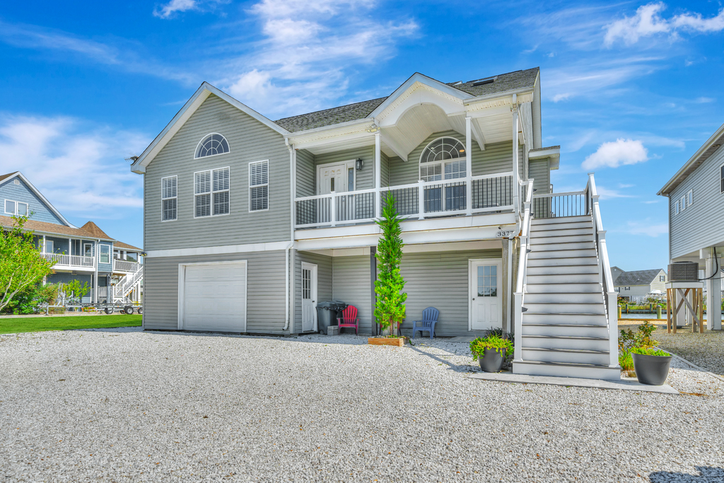 Welcome to breathtaking Bayview in Captain's Cove Golf & Yacht Club.