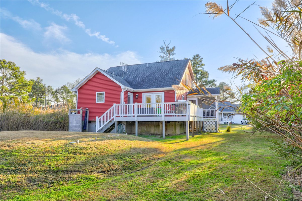 Your Furbaby is sure to love the room to play and explore new sights and smells!