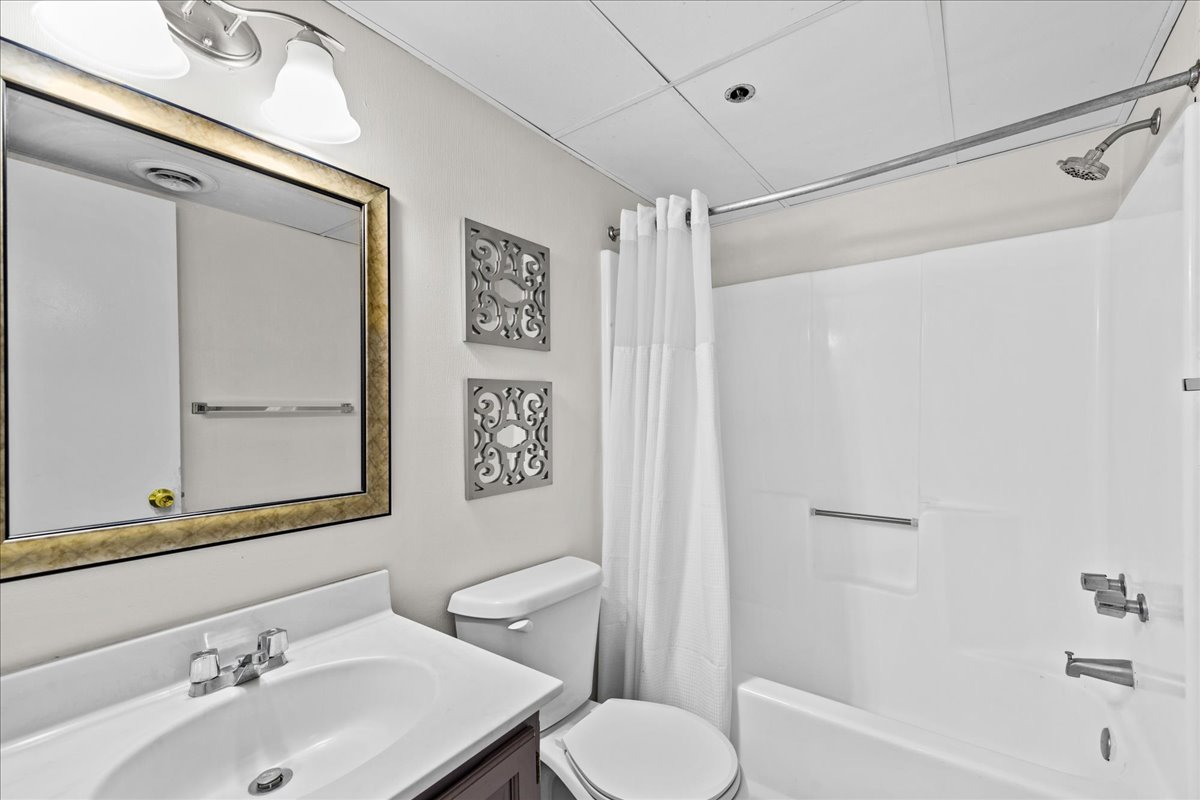 Full Shared Bath with a Shower/Tub Combo.