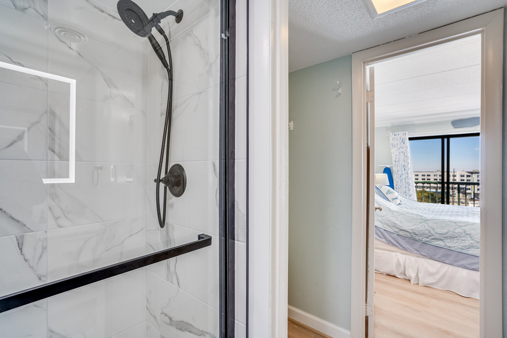 There is also a Shower in this Bath.