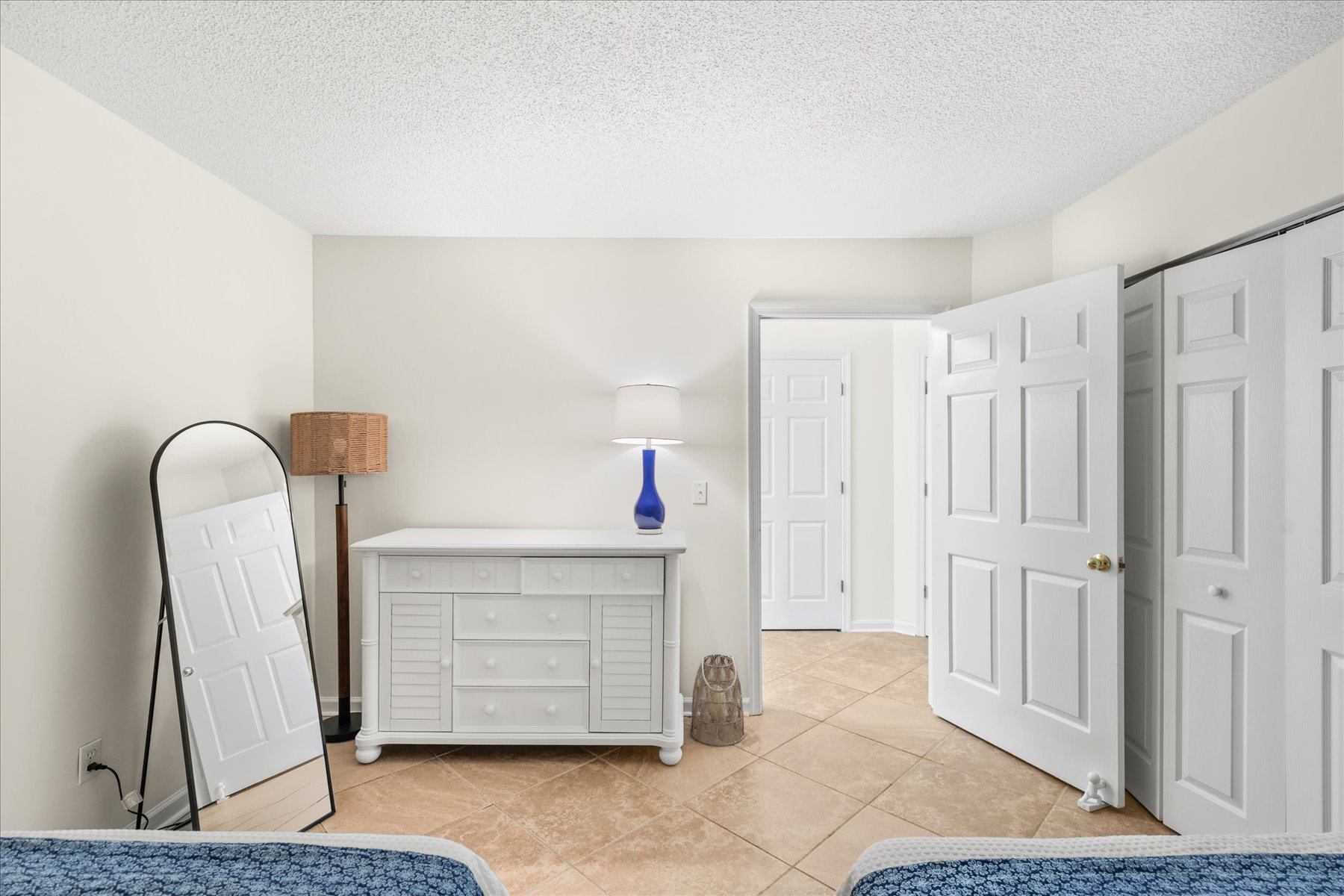 Plenty of Dresser Space to unpack and relax.