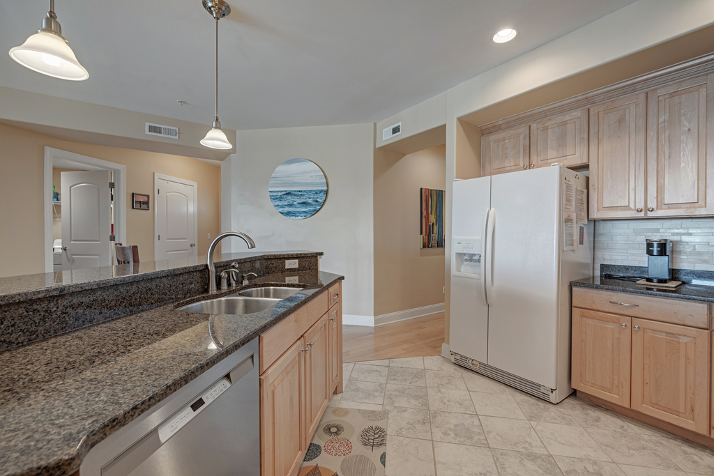 Sunset Bay Villas is also a short stroll to many great dining options, and the Main Street Historic District.
