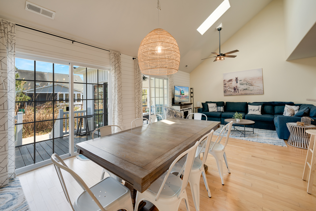 Plenty of room for all in the spacious Dining Area.