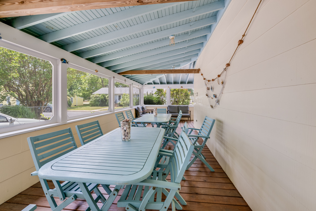 Huge Wraparound Screened Porch with tons of seating!