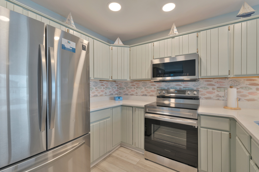 Stainless Appliances and all the comforts of home.