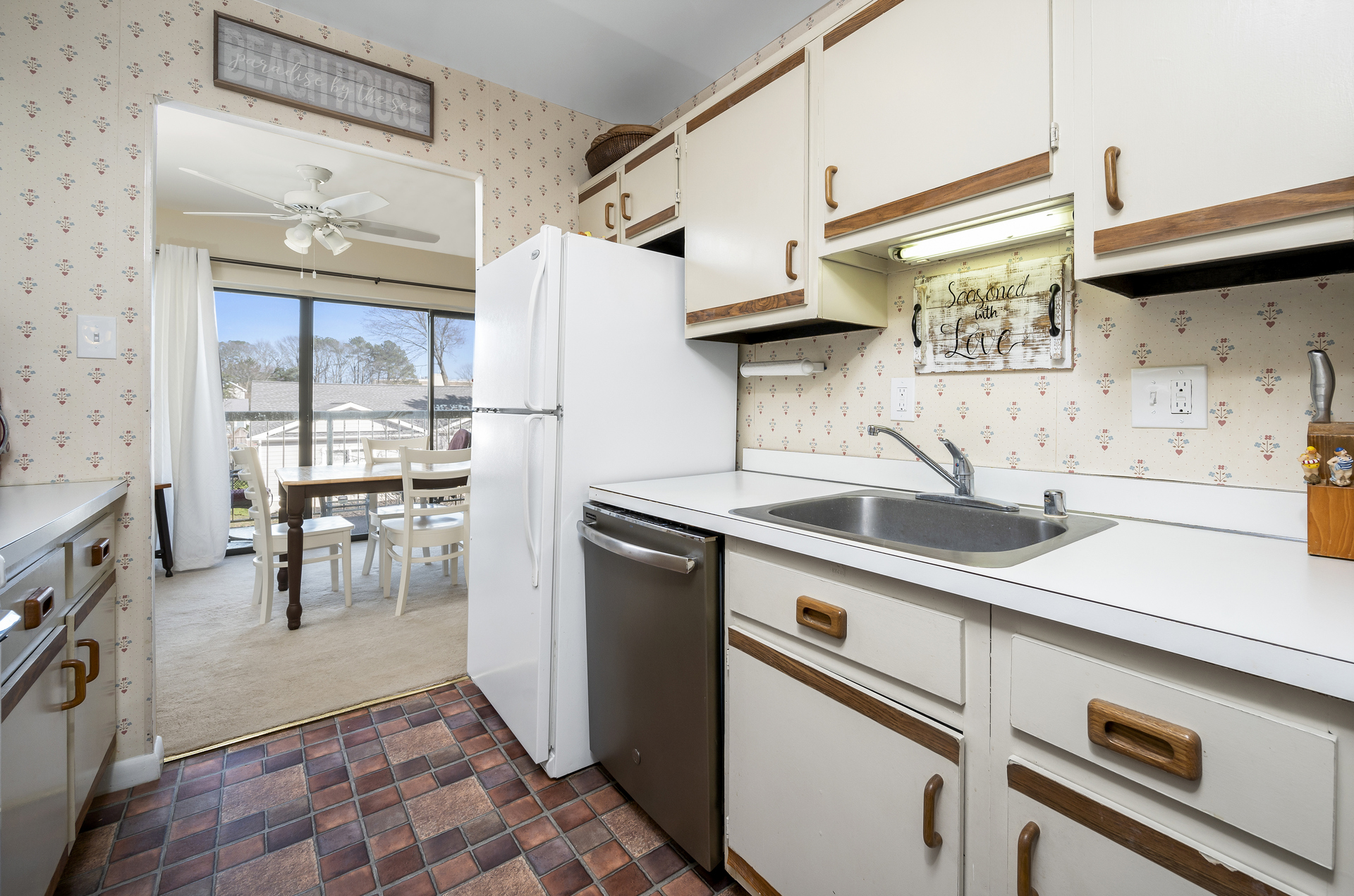 Well-equipped with all you need!