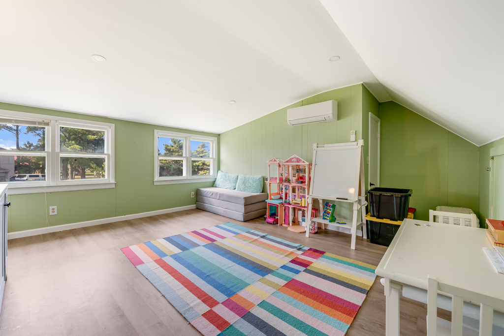 Plenty of toys and a Sitting Area - the kiddos will just love it!