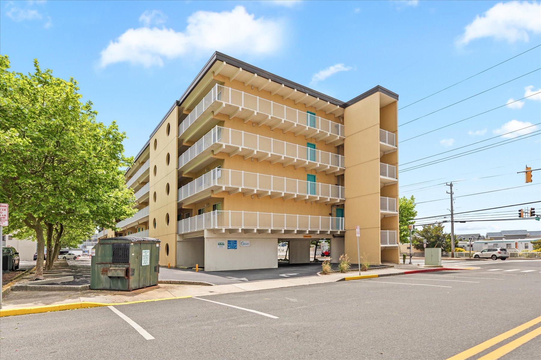 Your perfect Vacations awaits at Waves 106!