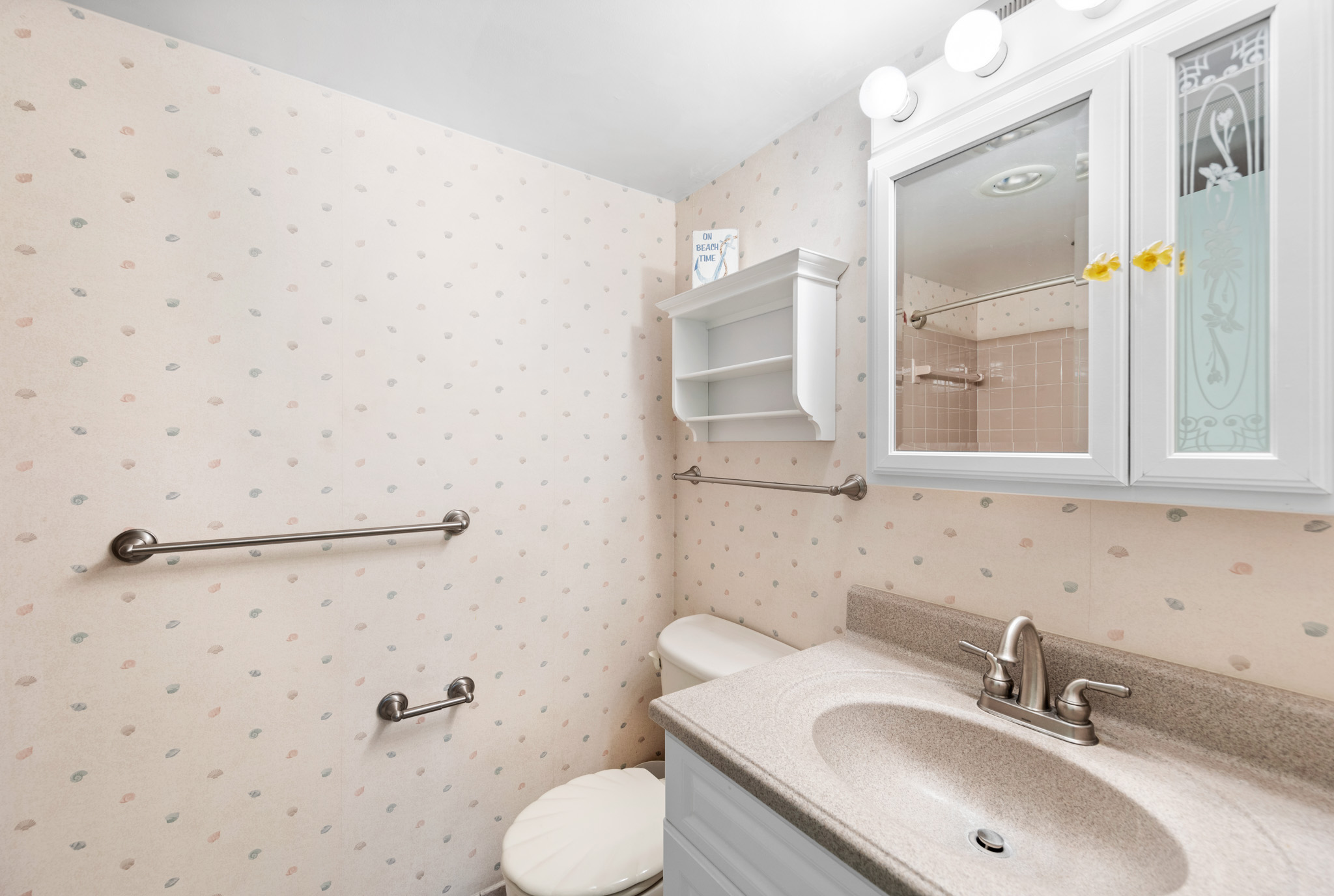 Full size Primary Bath.