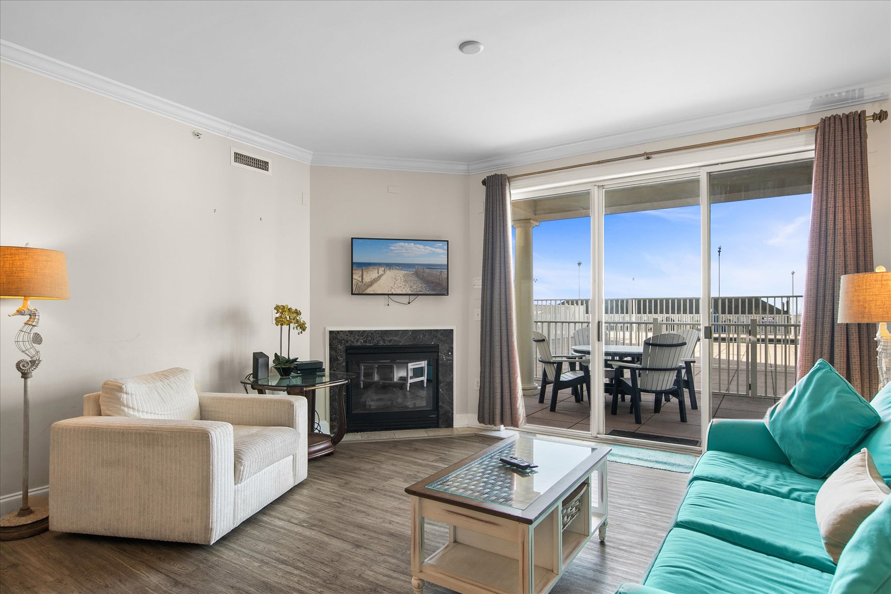 Enjoy a movie with the family! Fireplace is decorative only.