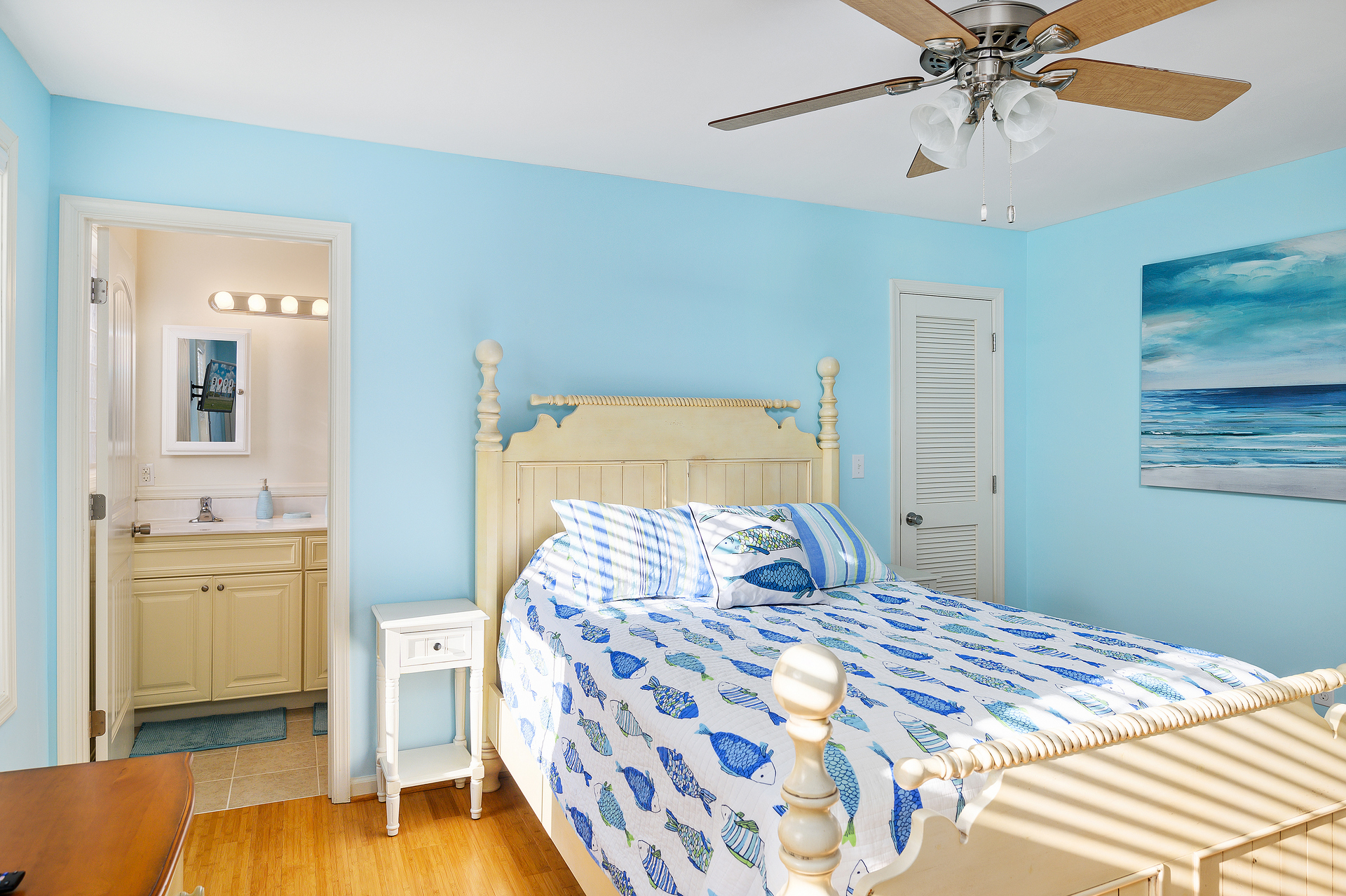 Private Master Bath.....