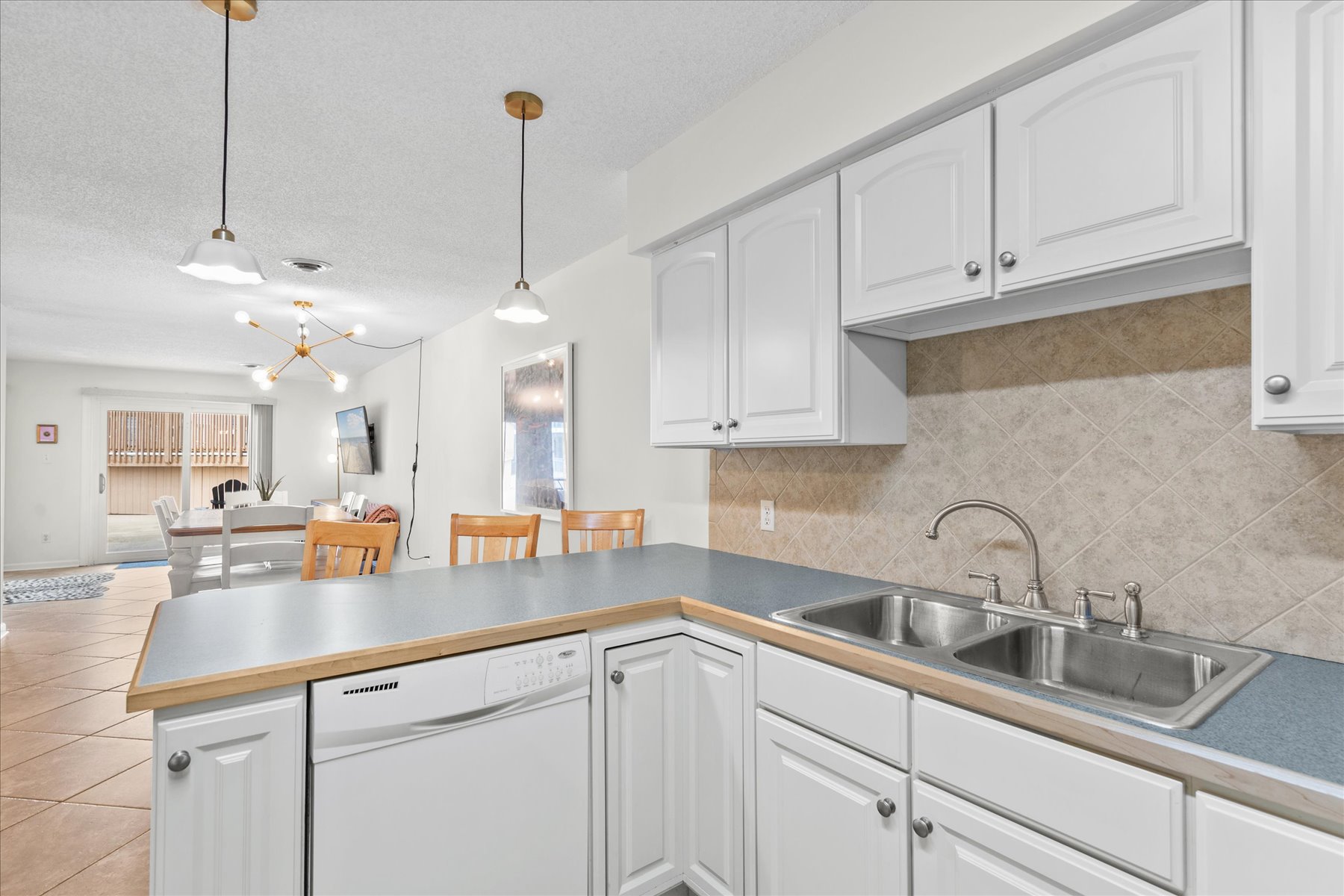 Plenty of counter space to prep Beach snacks and the cooler!