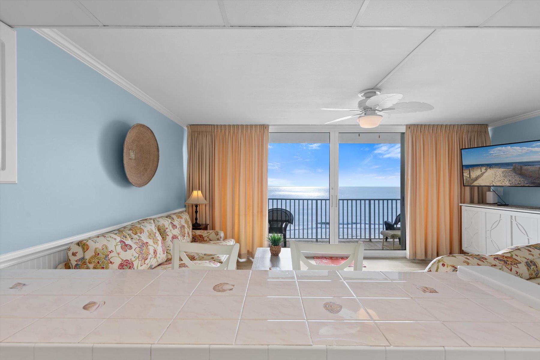 The Breakfast Bar is ideal for a quick bite before hitting the Beach