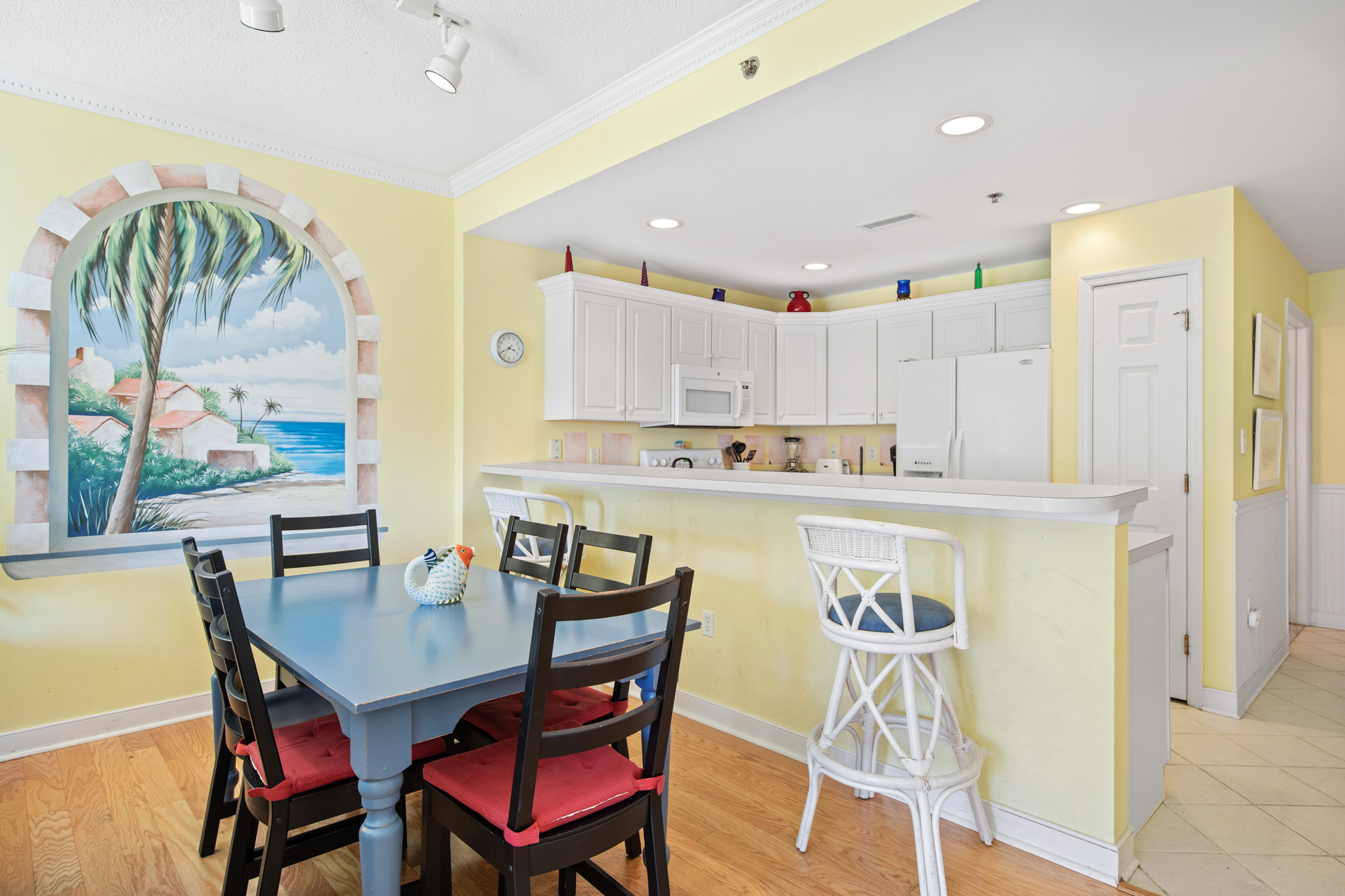 Grab a Quick Bite to eat at the Breakfast Bar before hitting the Town.