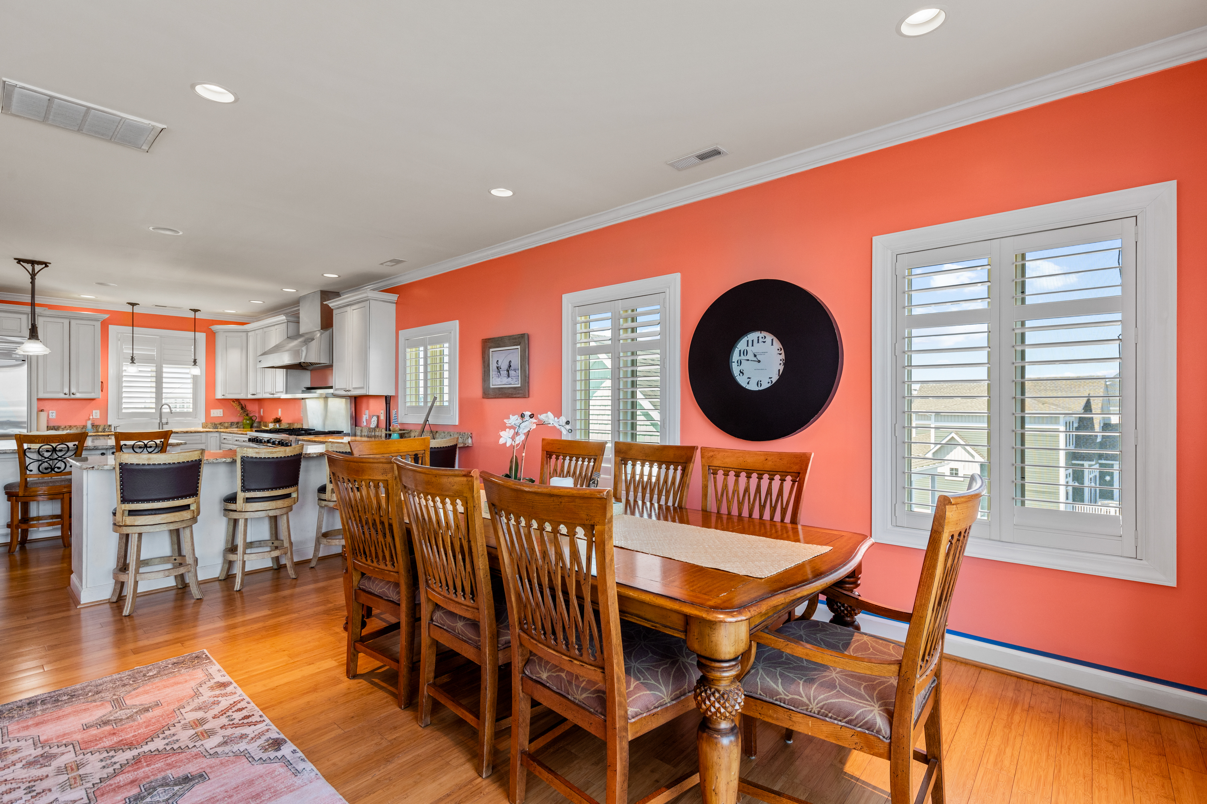 The perfect area for home cooked meals!