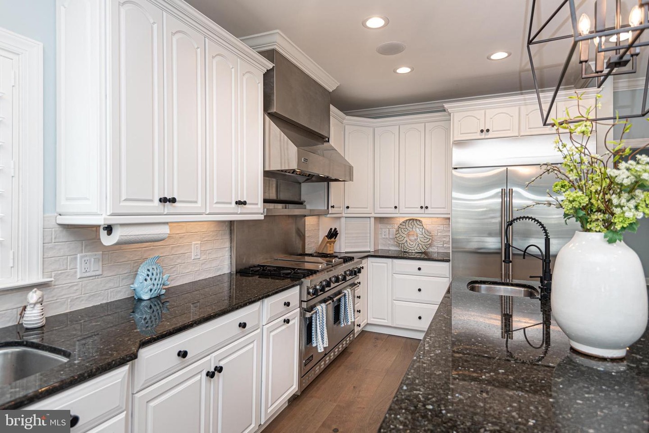 Well Stocked with everything you'll need to prepare a decadent Family Meal!