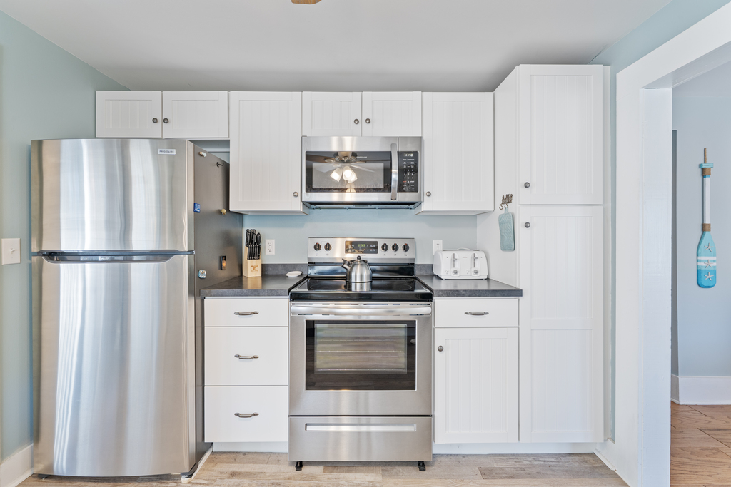 Walk to the Farmers Market for some Fresh Seafood and Produce, and whip up an Eastern Shore Feast!