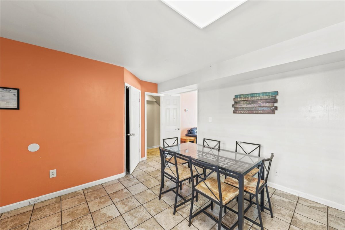 Or grab Takeout from one of the many nearby restaurants!