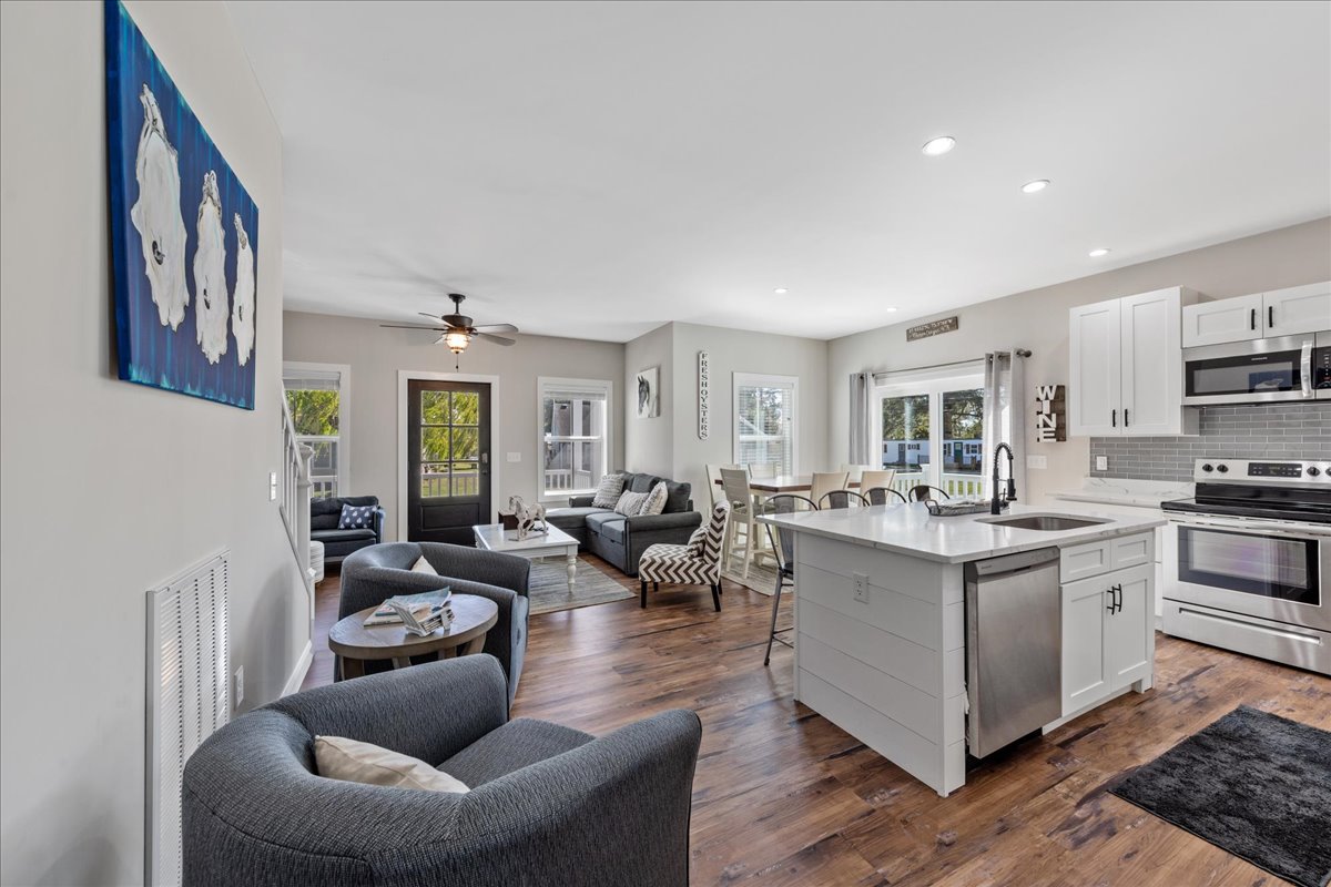 This gorgeous Home is in the perfect Mid-Island Location.