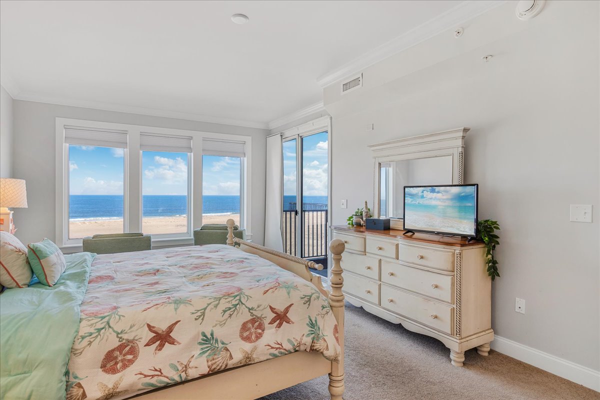 Enjoy the most Amazing Beach Views right from Bed!