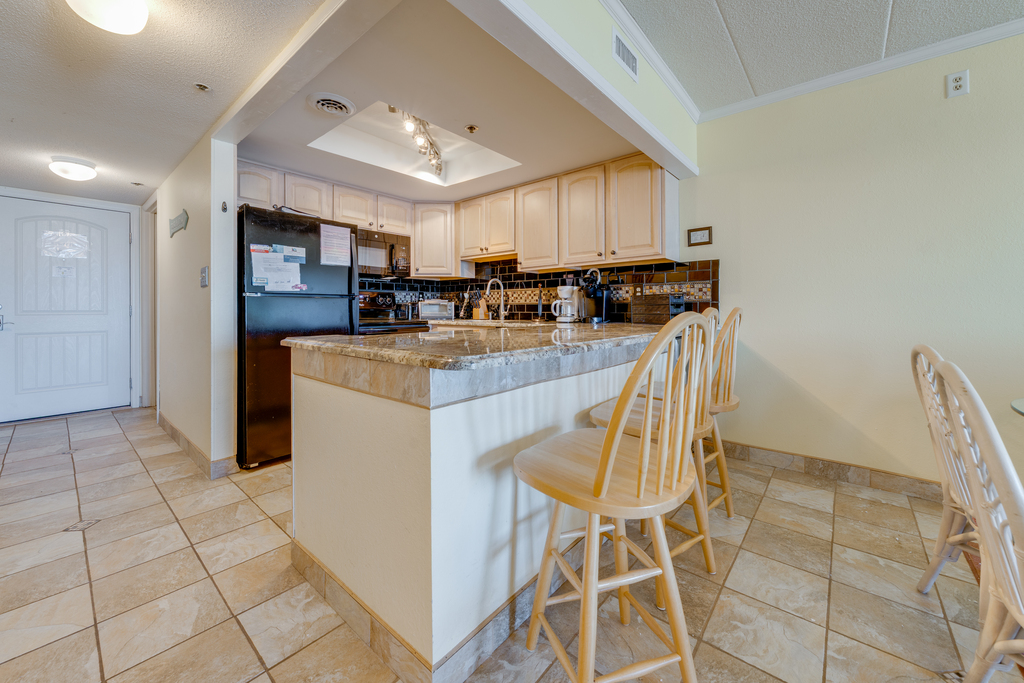 Grab a quick bite at the Breakfast Bar before hitting the Beach.