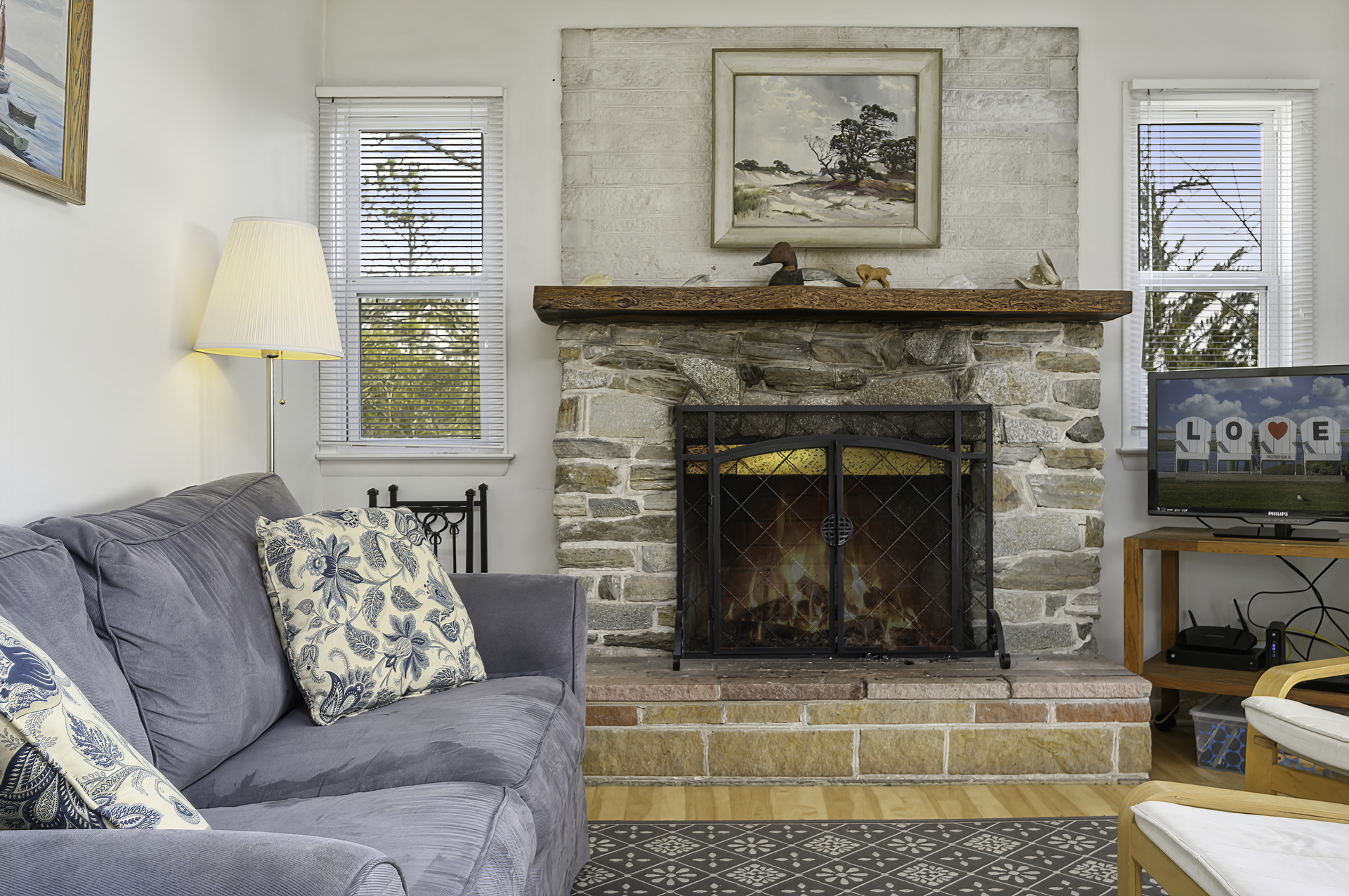 Fireplace is not available.