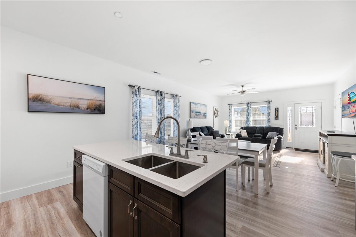 Rent Lily Pad and Lily Pad 2 together for your large family or 2 families traveling together and get a special Discount!