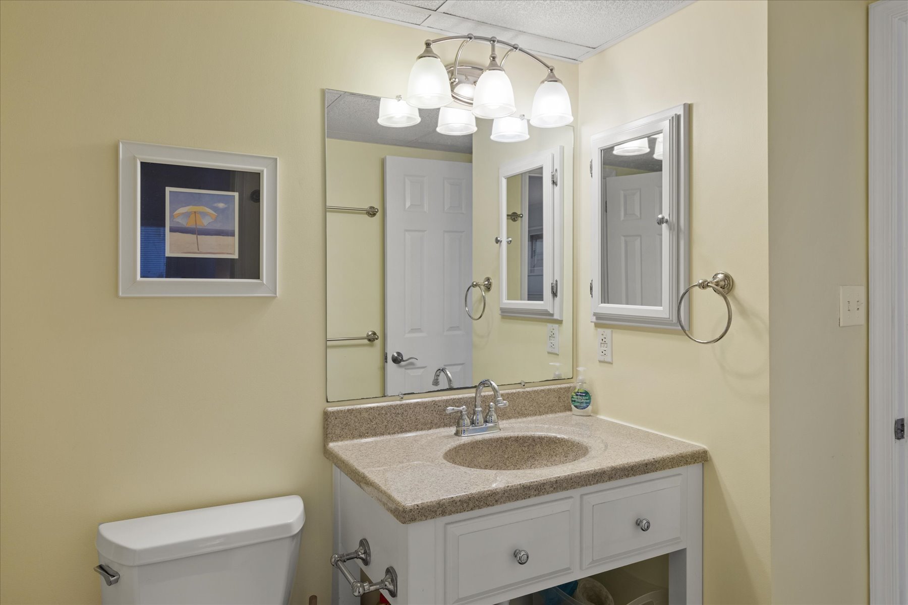 Great light to get ready for any occasion!