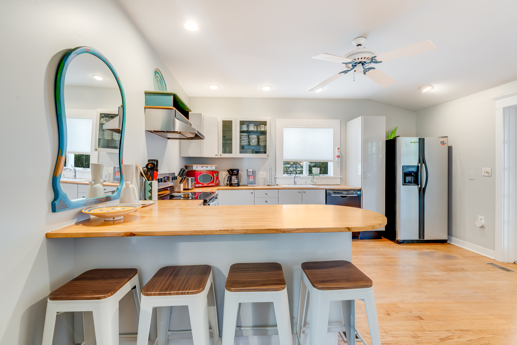 The Breakfast Bar is perfect for grabbing a quick bite before hitting the Beach.