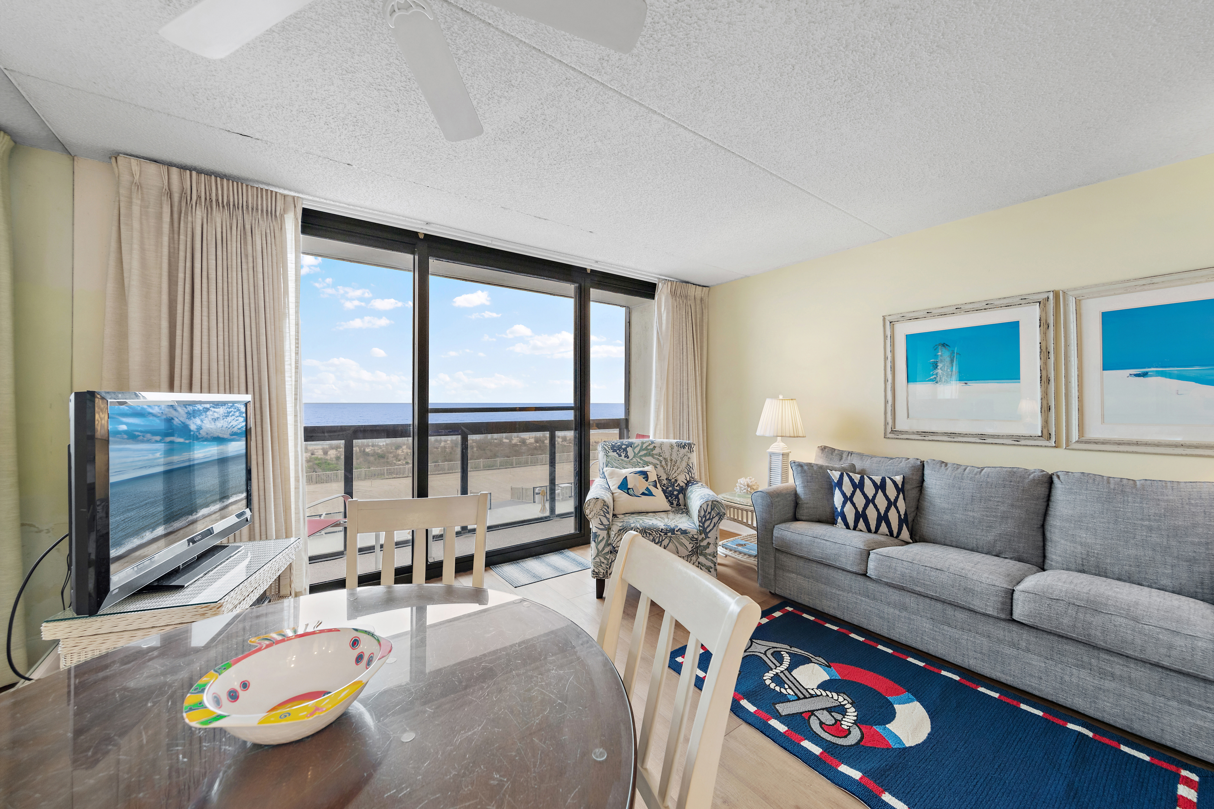 Enjoy Central AC, Free Wi-Fi and the Flat Screen TV.