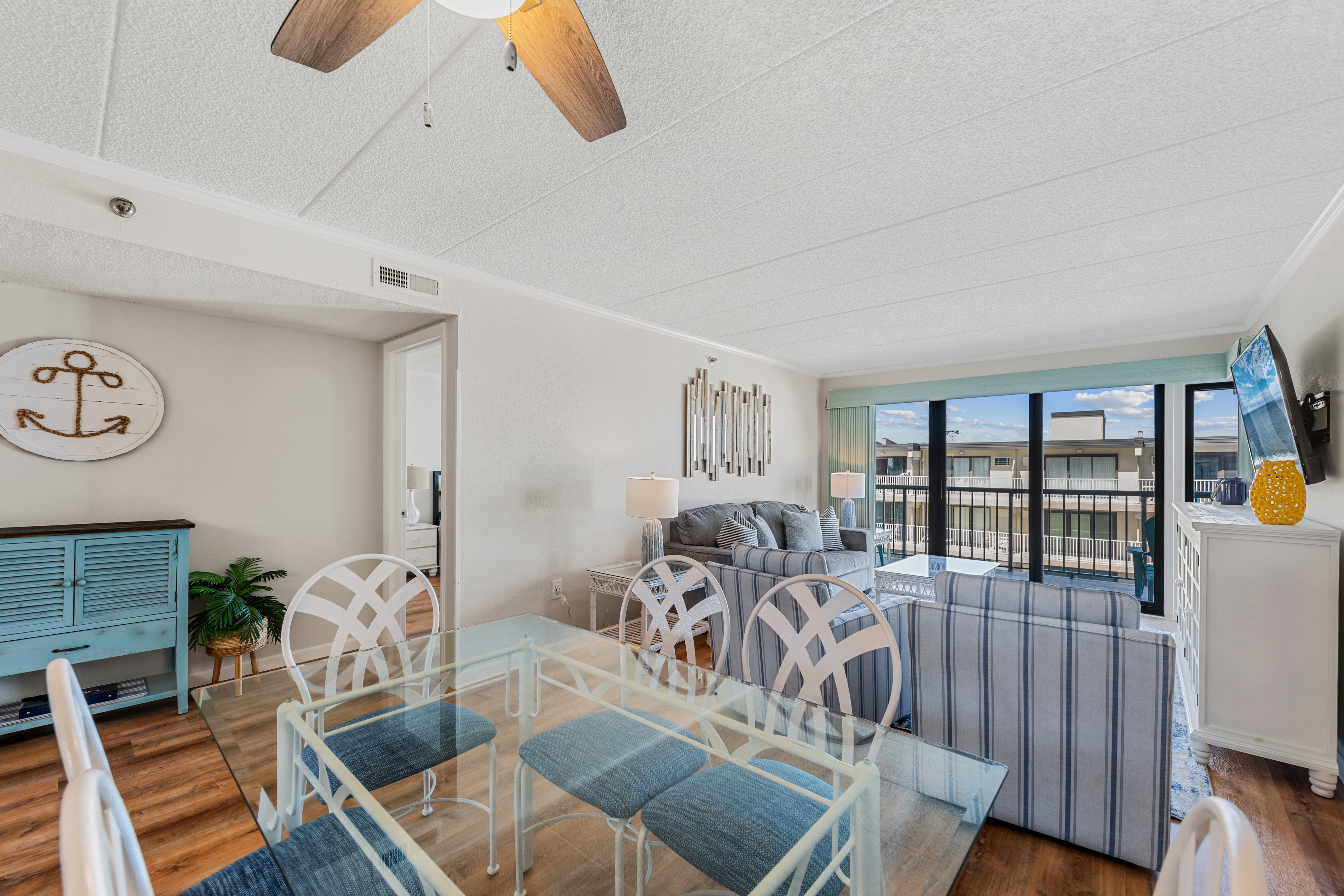 Enjoy a Home Cooked Family Meal at the Dining Table.