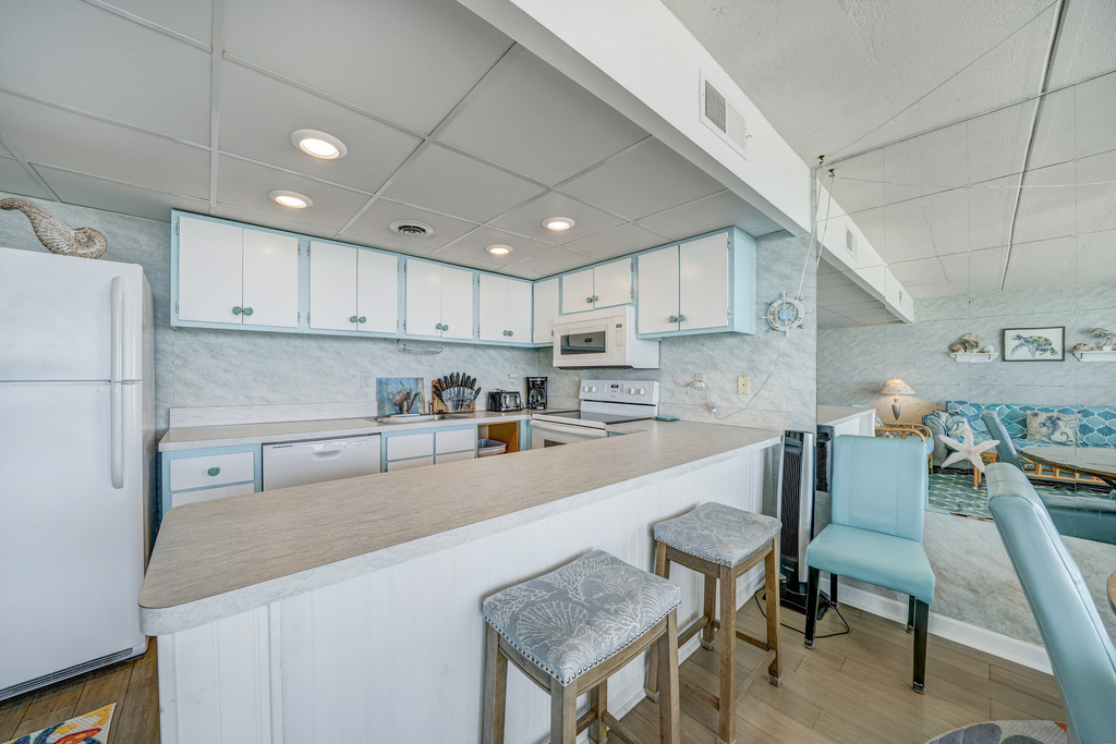 Grab a quick bite to eat at the Breakfast Bar!