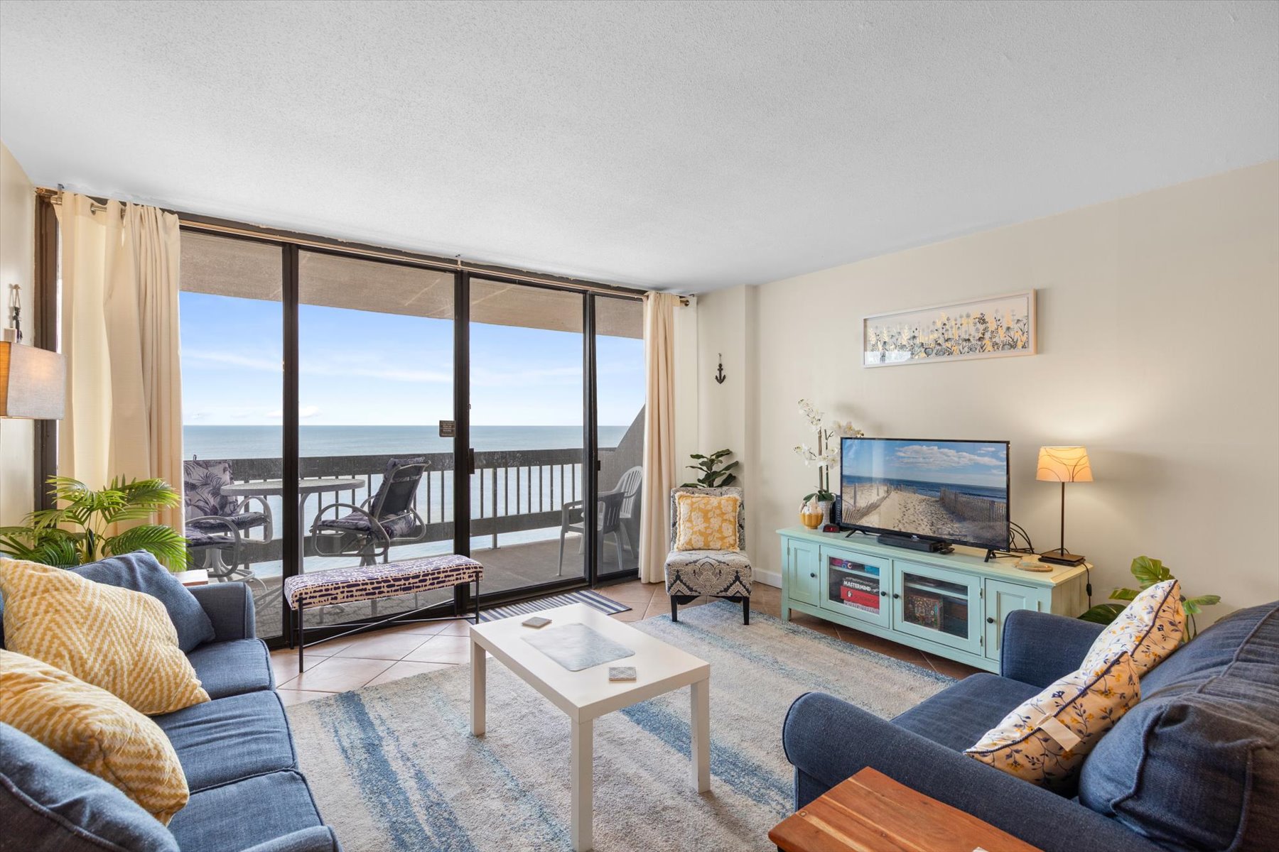 What a great place to enjoy your morning coffee.