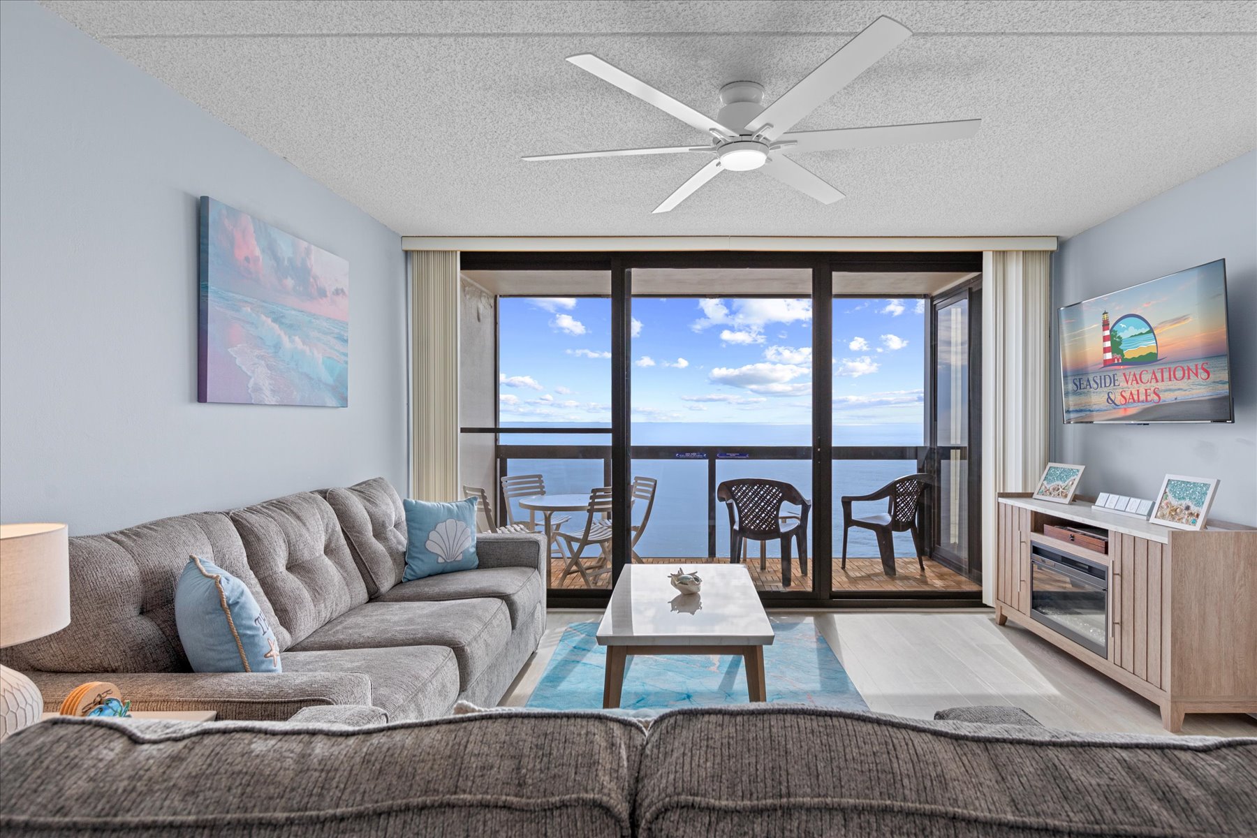 The wall to wall glass door provides the BEST view!