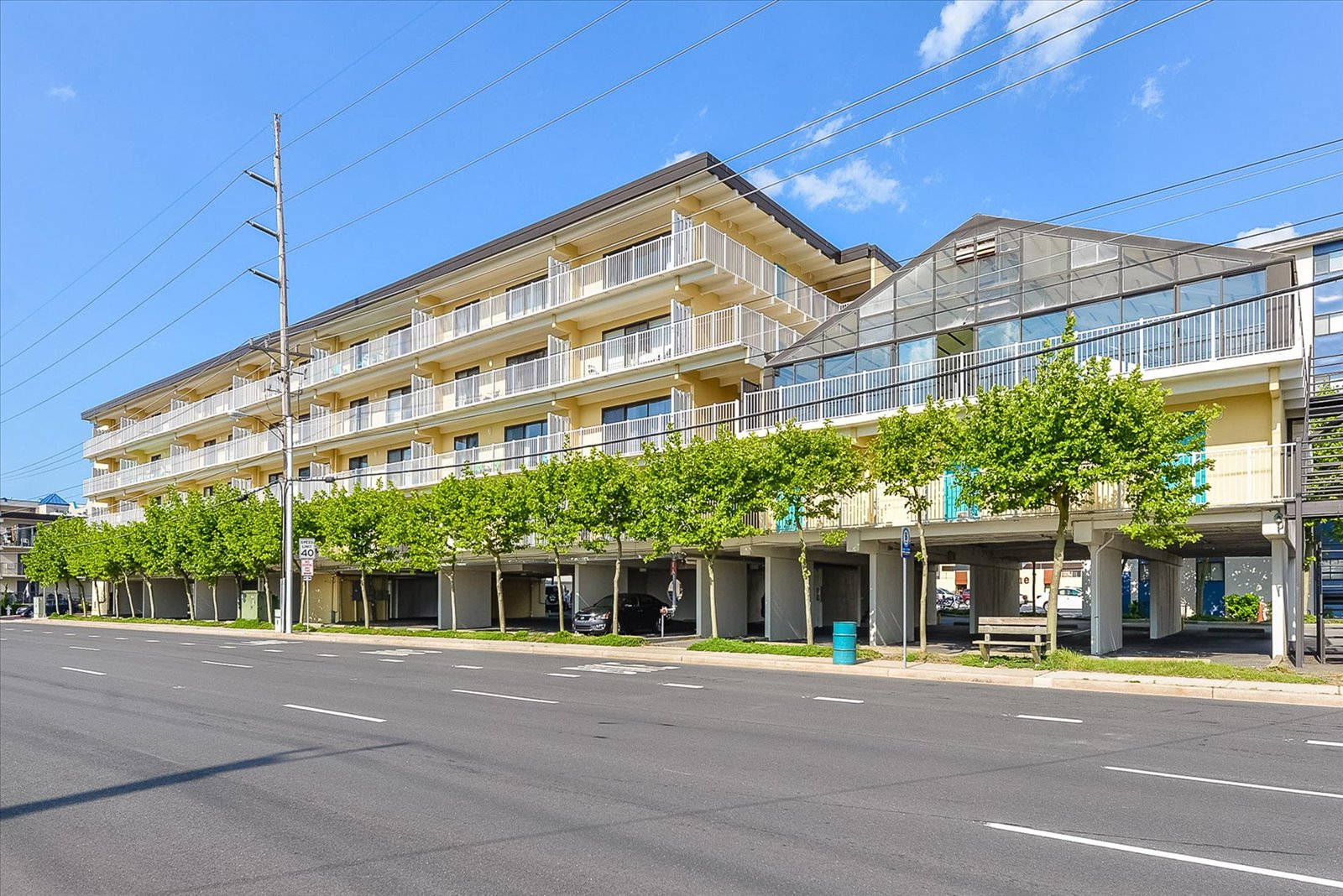 Welcome to your vacation destination! The property features an excellent location close to all the local action.
