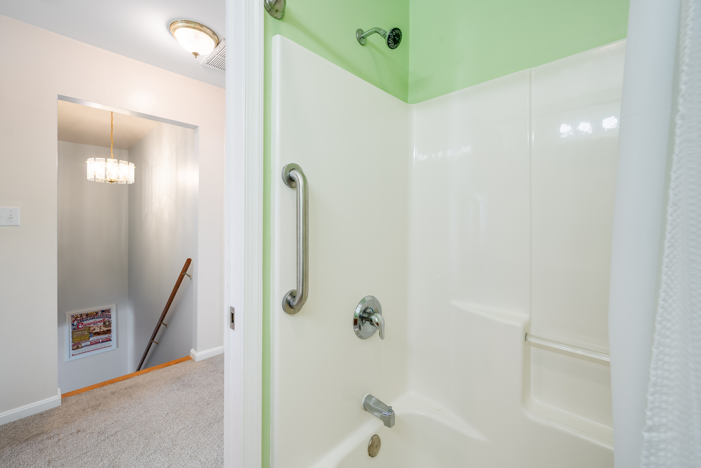 Full Bath 2 also has a Tub/Shower Combo.