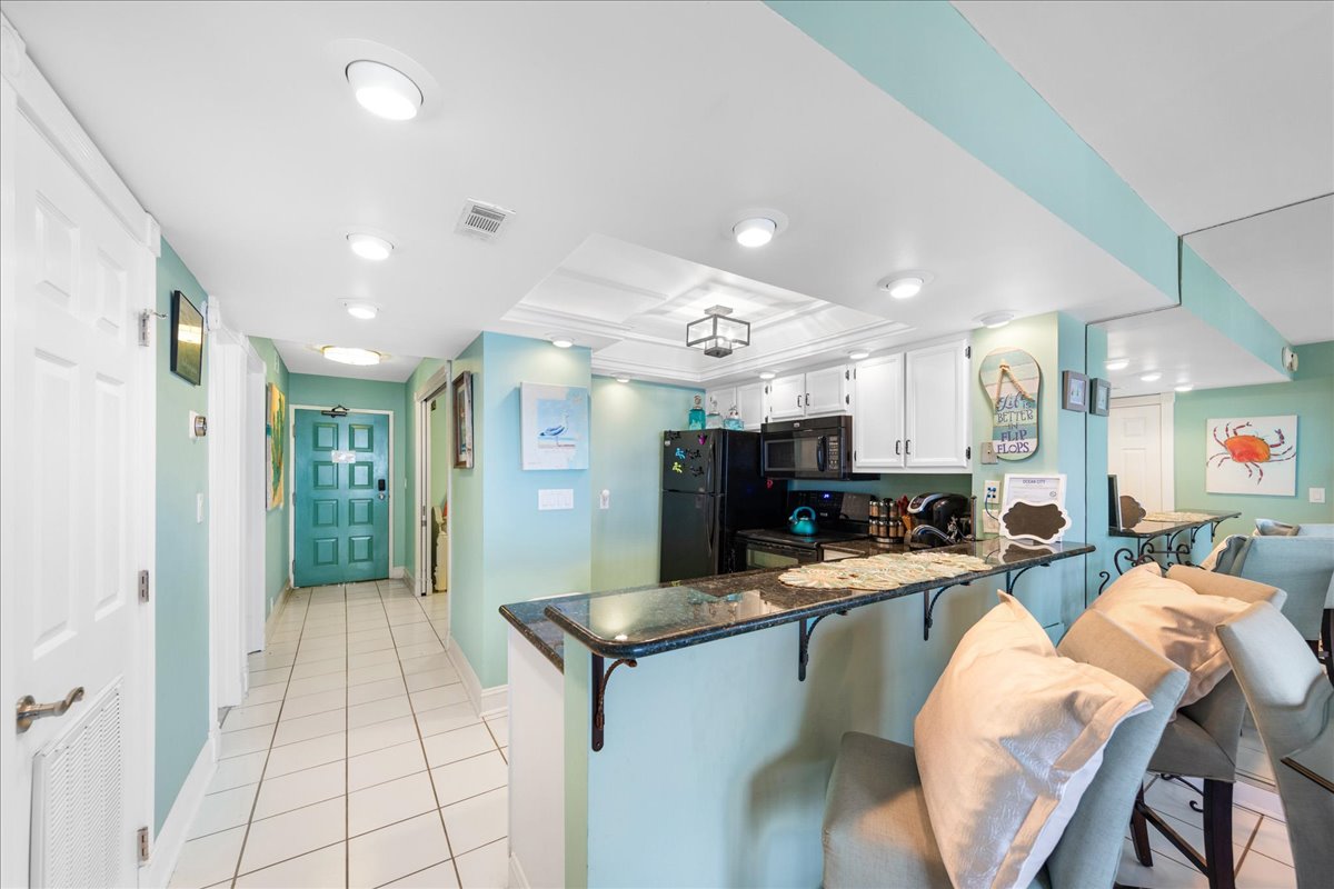 Grab a quick bite before you hit the beach at the Breakfast Bar.