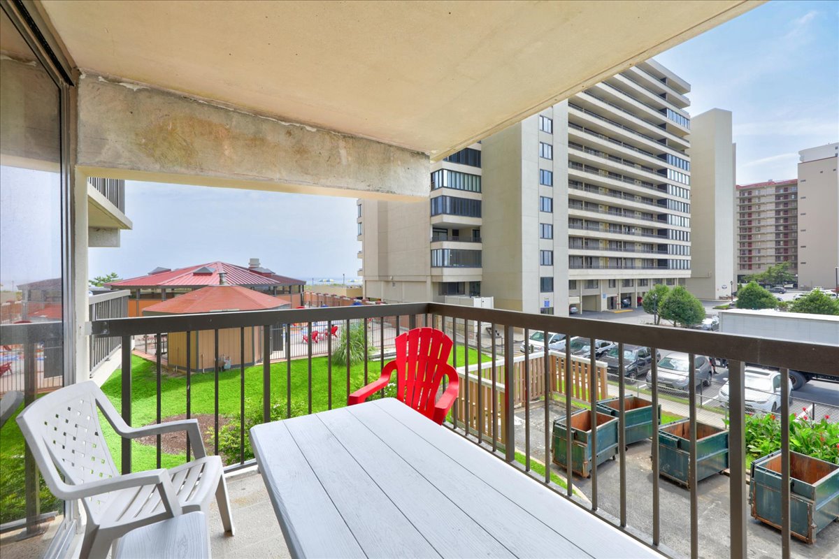 Kick off your Flip Flops and let the Family Fun Begin!