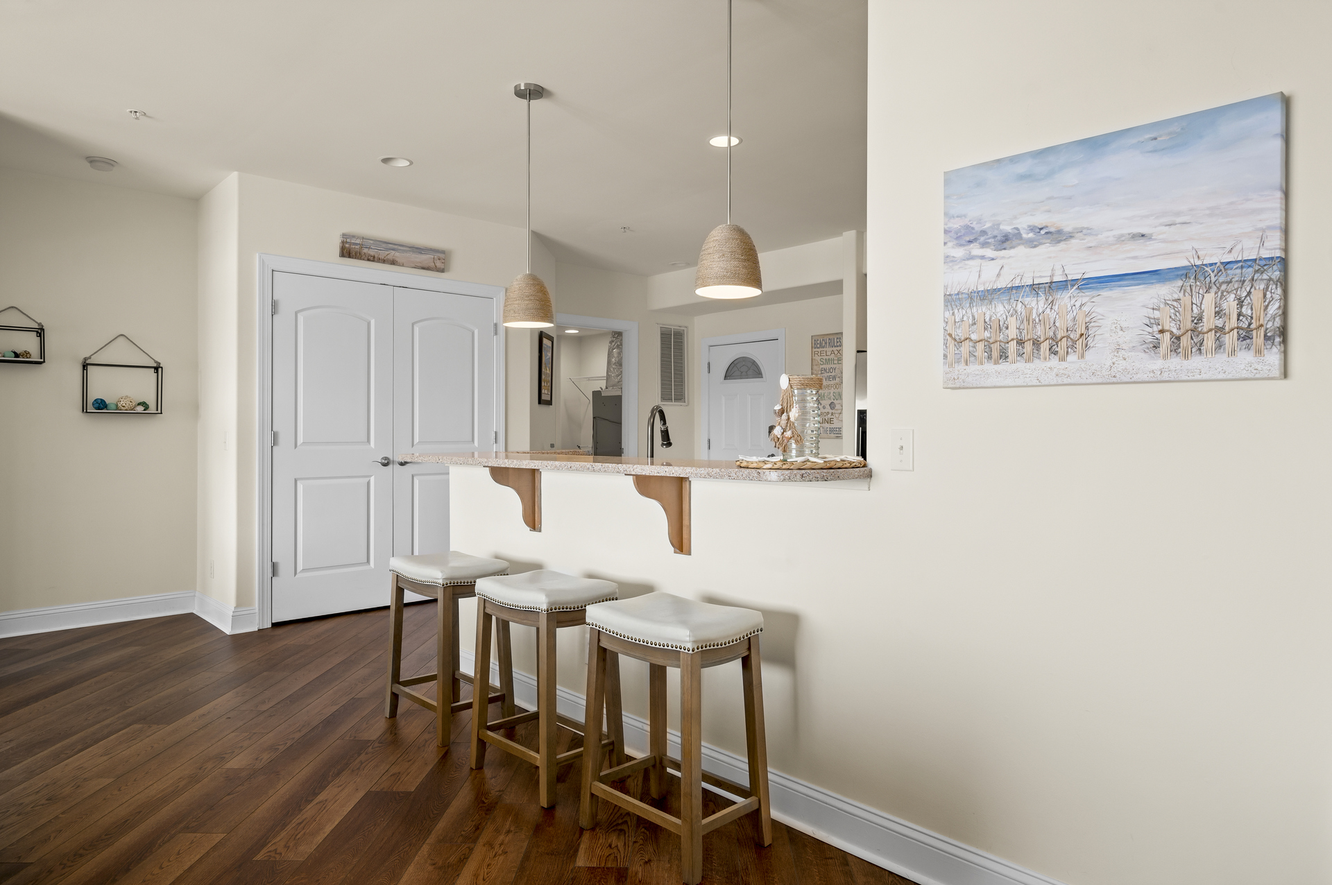 Grab a quick bite at the Breakfast Bar before hitting the Beach.